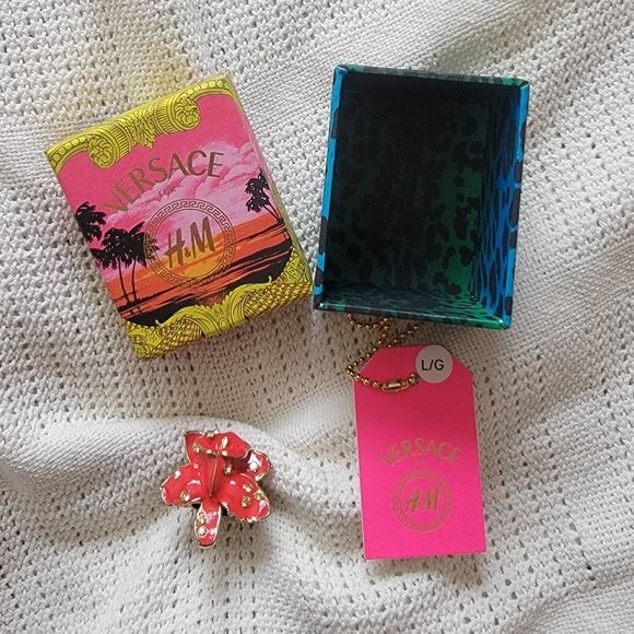 Versace × H&M Collab Rare Red Flower w crystals Fashion Statement Ring sz L - Picture 8 of 14
